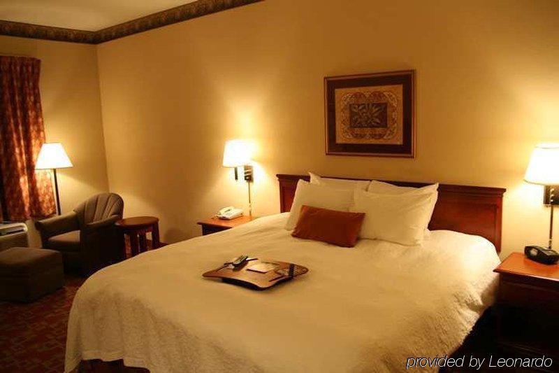 Hampton Inn Кълъмбия Стая снимка
